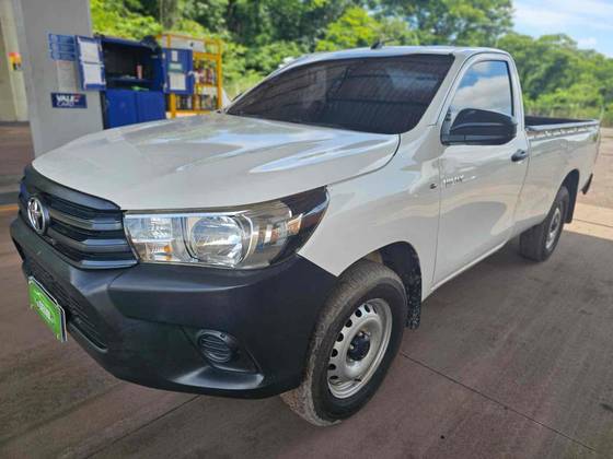 TOYOTA HILUX 2.8 D-4D TURBO DIESEL CS 4X4 MANUAL